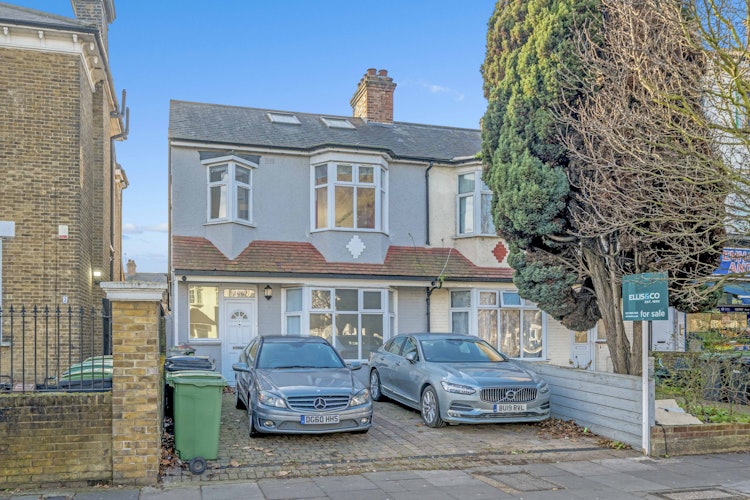 3 bedroom flat