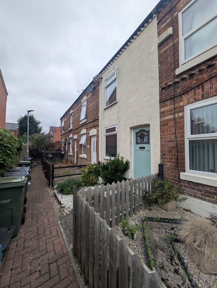 2 bedroom terraced house