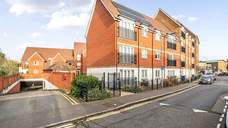 2 bedroom flat