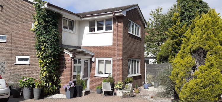 4 bedroom detached house