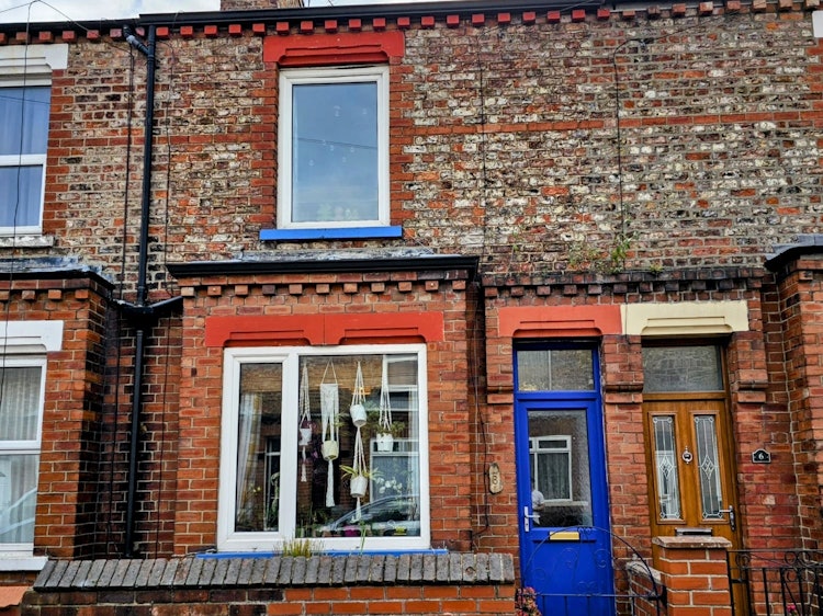 2 bedroom terraced house