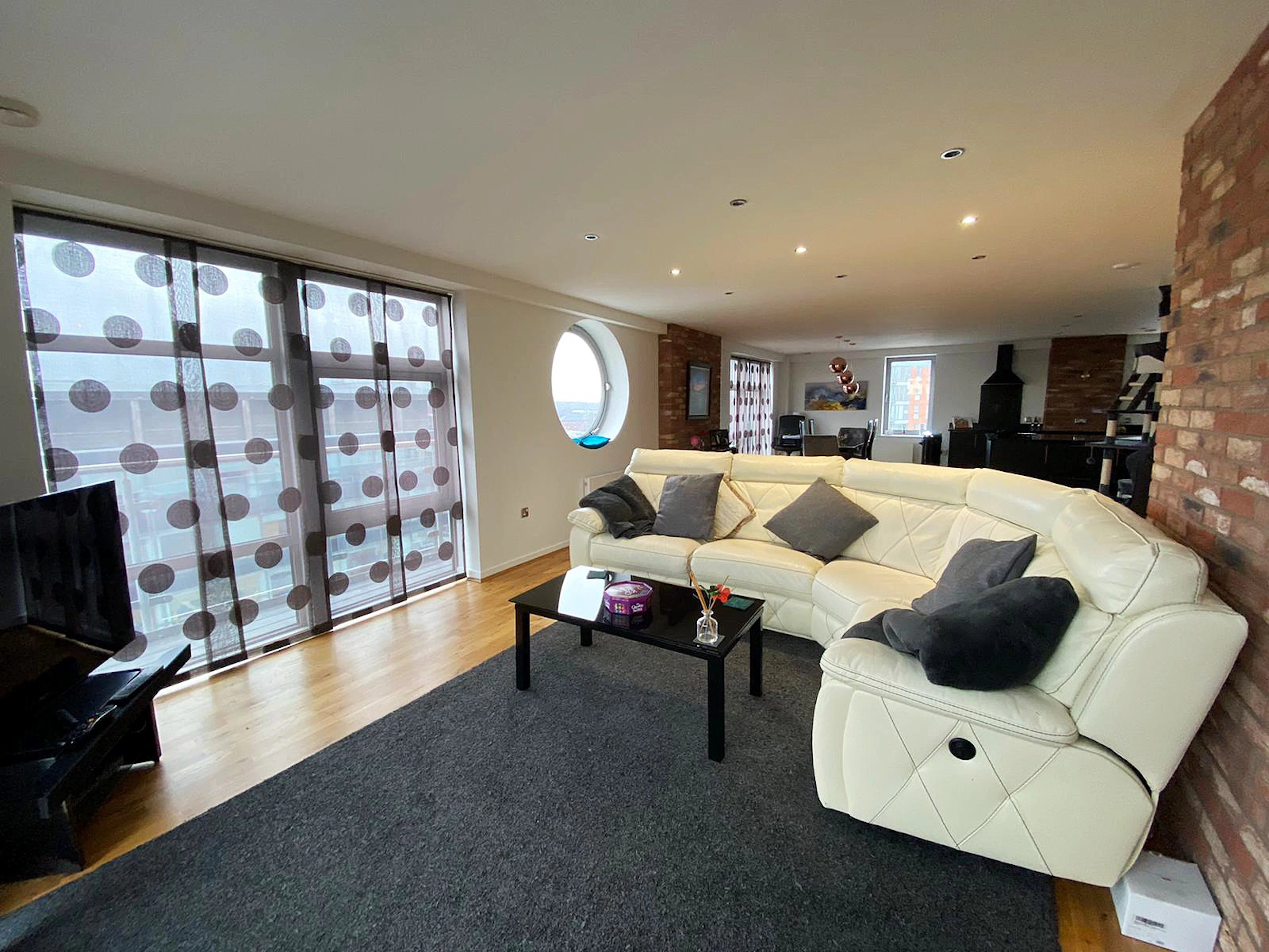 Apartment Living Rm