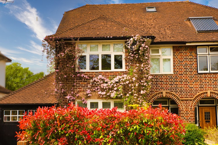 5 bedroom semi-detached house