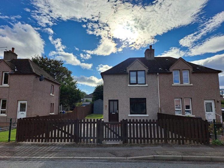 2 bedroom semi-detached house