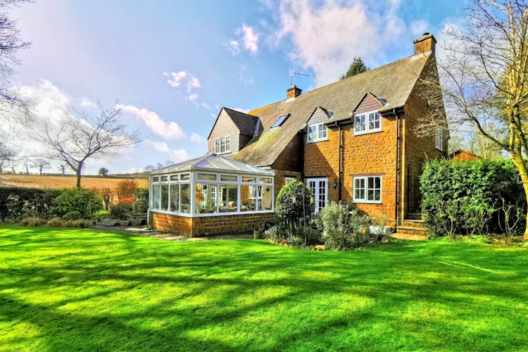 4 bedroom detached house