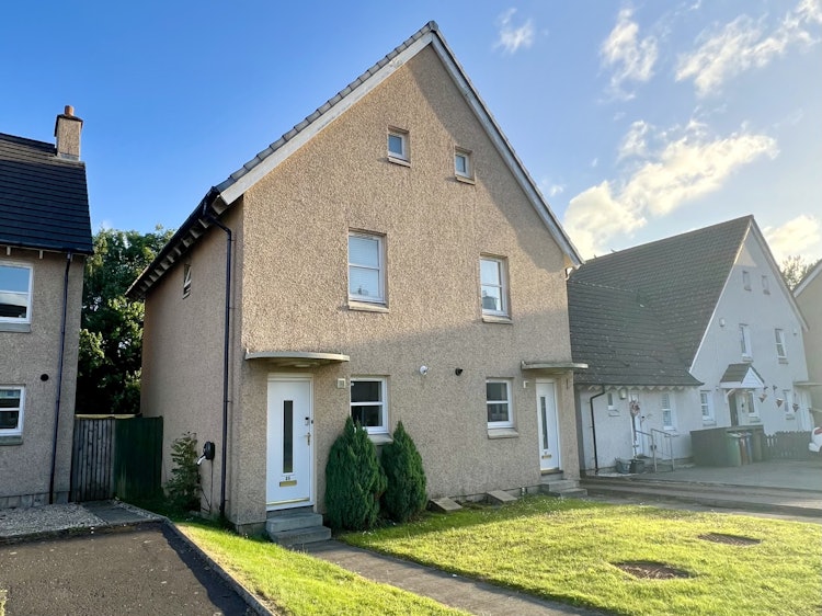 2 bedroom semi-detached house