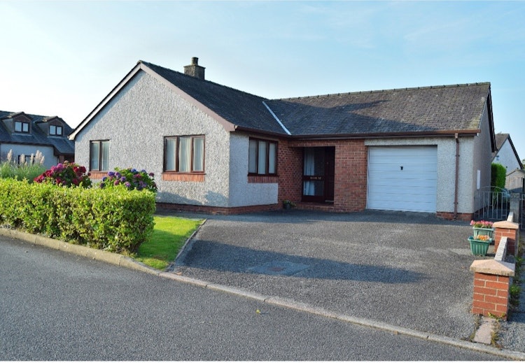 3 bedroom detached bungalow
