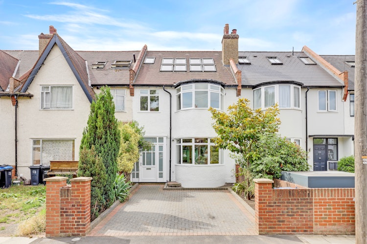 4 bedroom terraced house