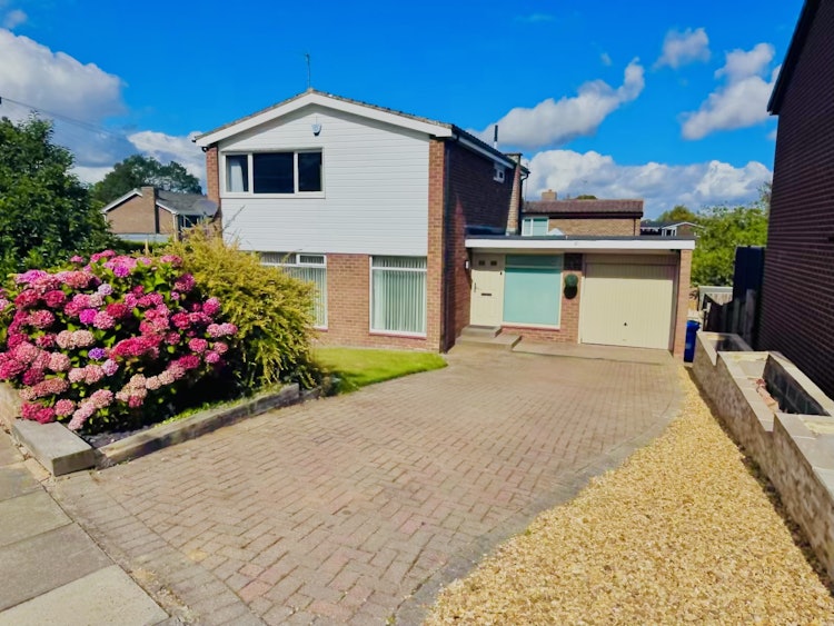 4 bedroom detached house