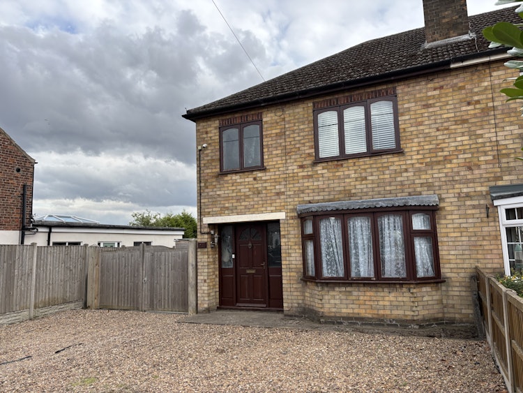3 bedroom semi-detached house