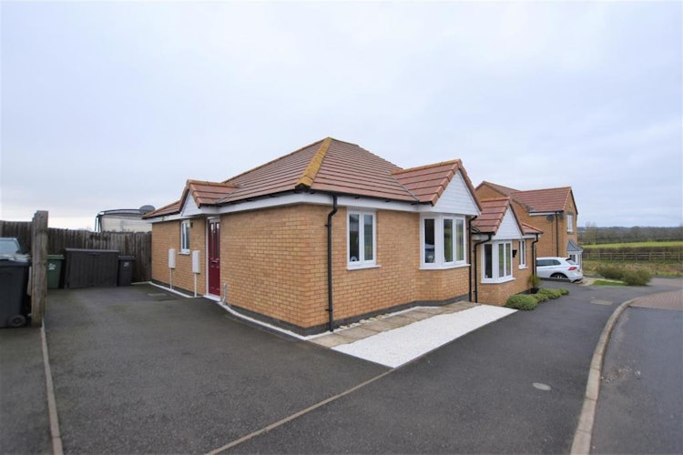 2 bedroom detached bungalow