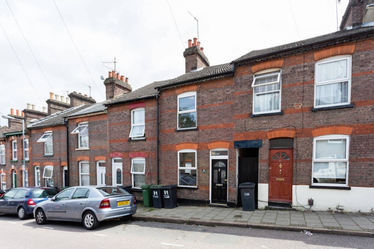 2 bedroom terraced house