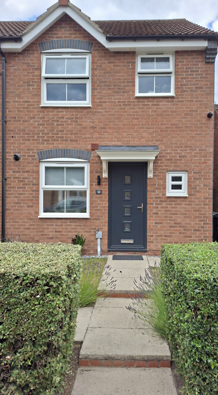 3 bedroom end of terrace house
