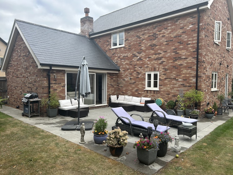 4 bedroom detached house