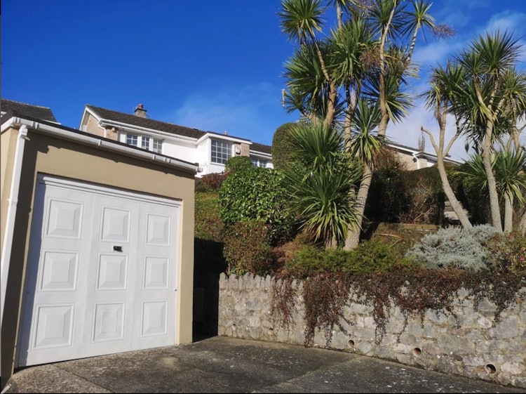 3 bedroom detached bungalow