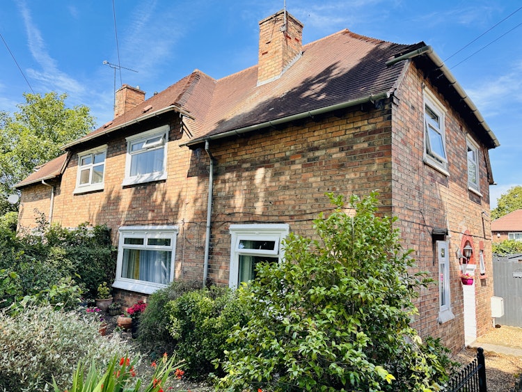 3 bedroom semi-detached house