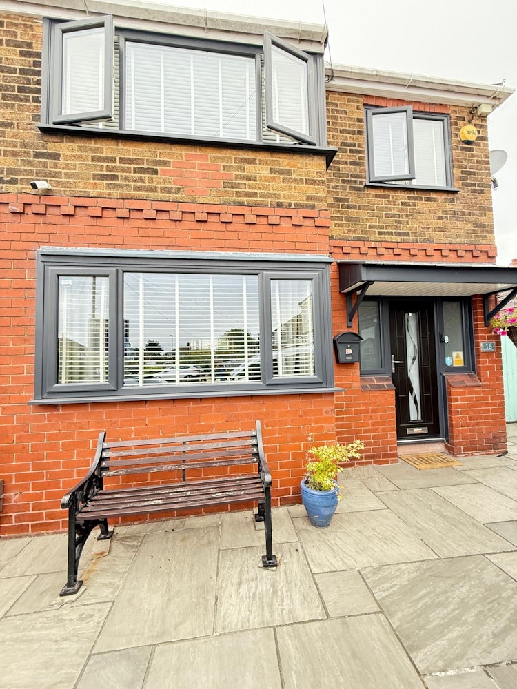3 bedroom semi-detached house
