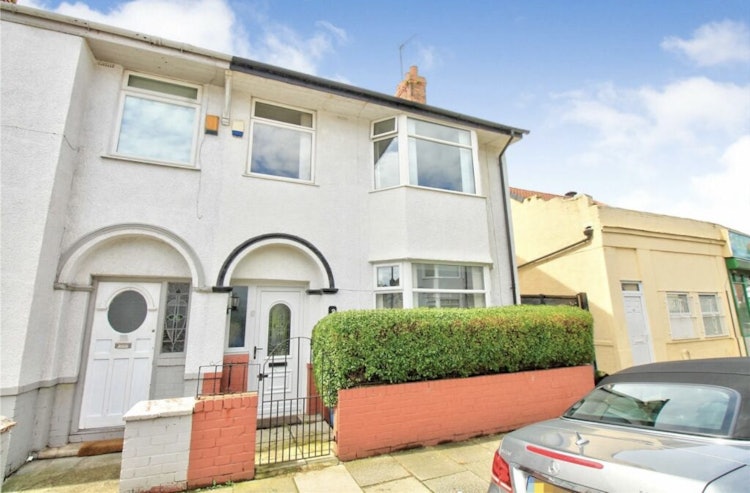 3 bedroom end of terrace house