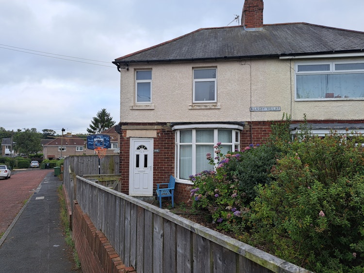 3 bedroom semi-detached house