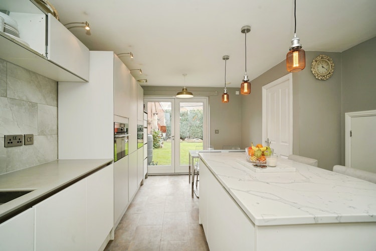 4 bedroom detached house