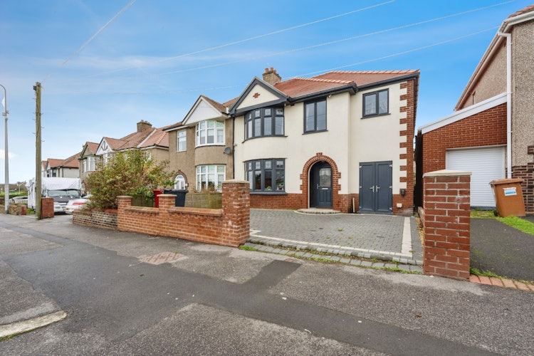 5 bedroom semi-detached house