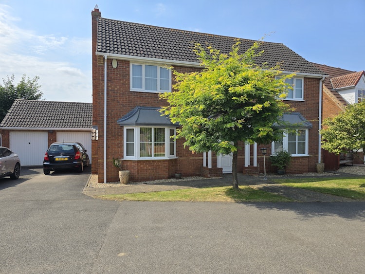 4 bedroom detached house