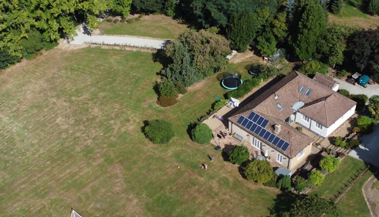 6 bedroom detached bungalow