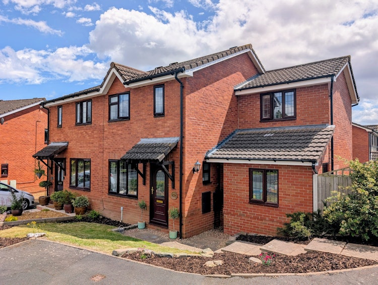 3 bedroom semi-detached house
