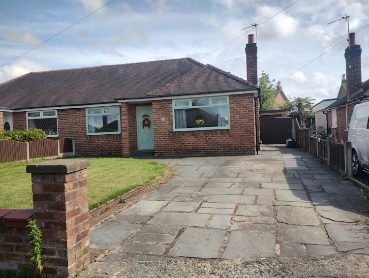 3 bedroom semi-detached house