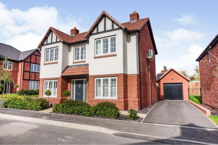 4 bedroom detached house