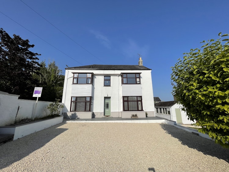 4 bedroom semi-detached house