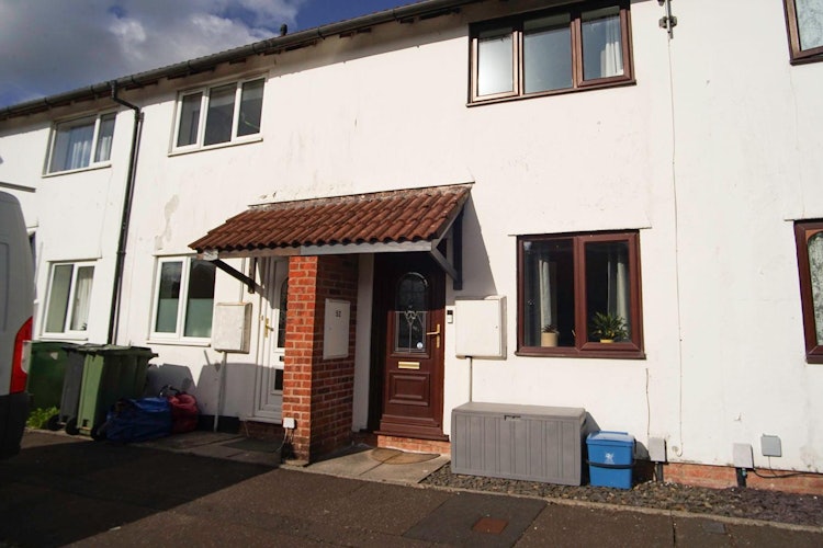 2 bedroom terraced house