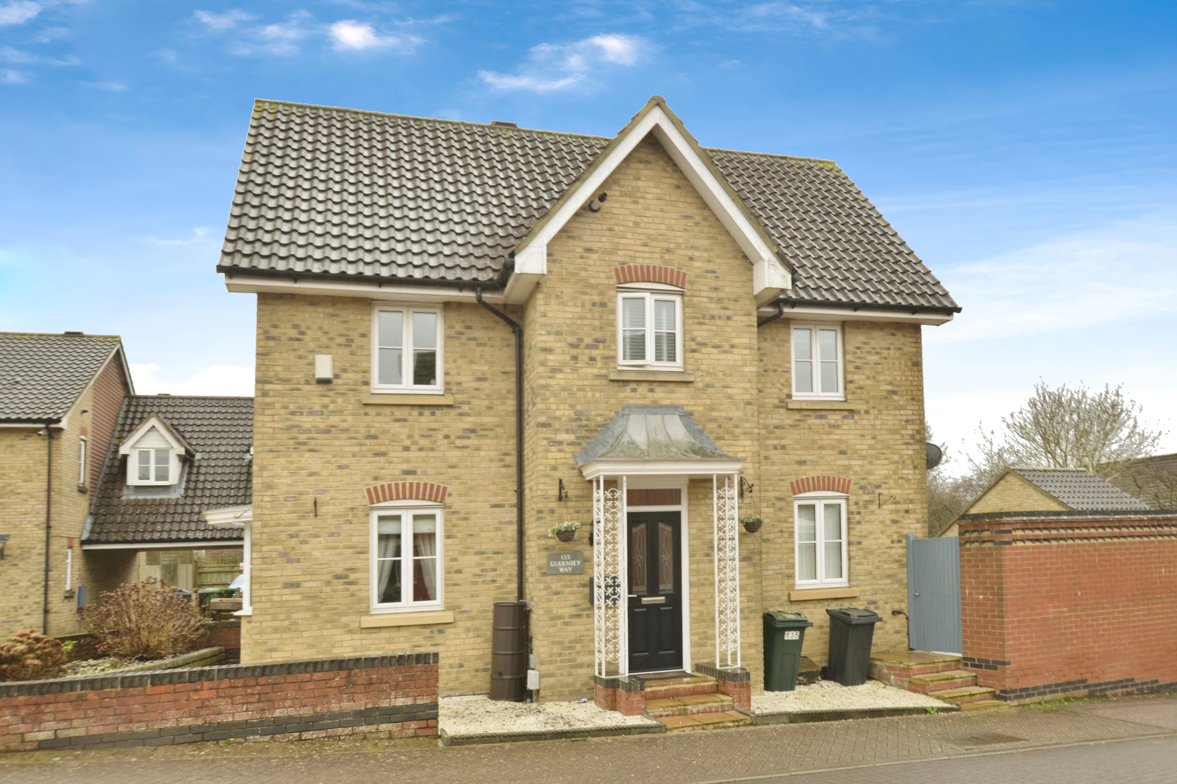 Guernsey Way, Ashford