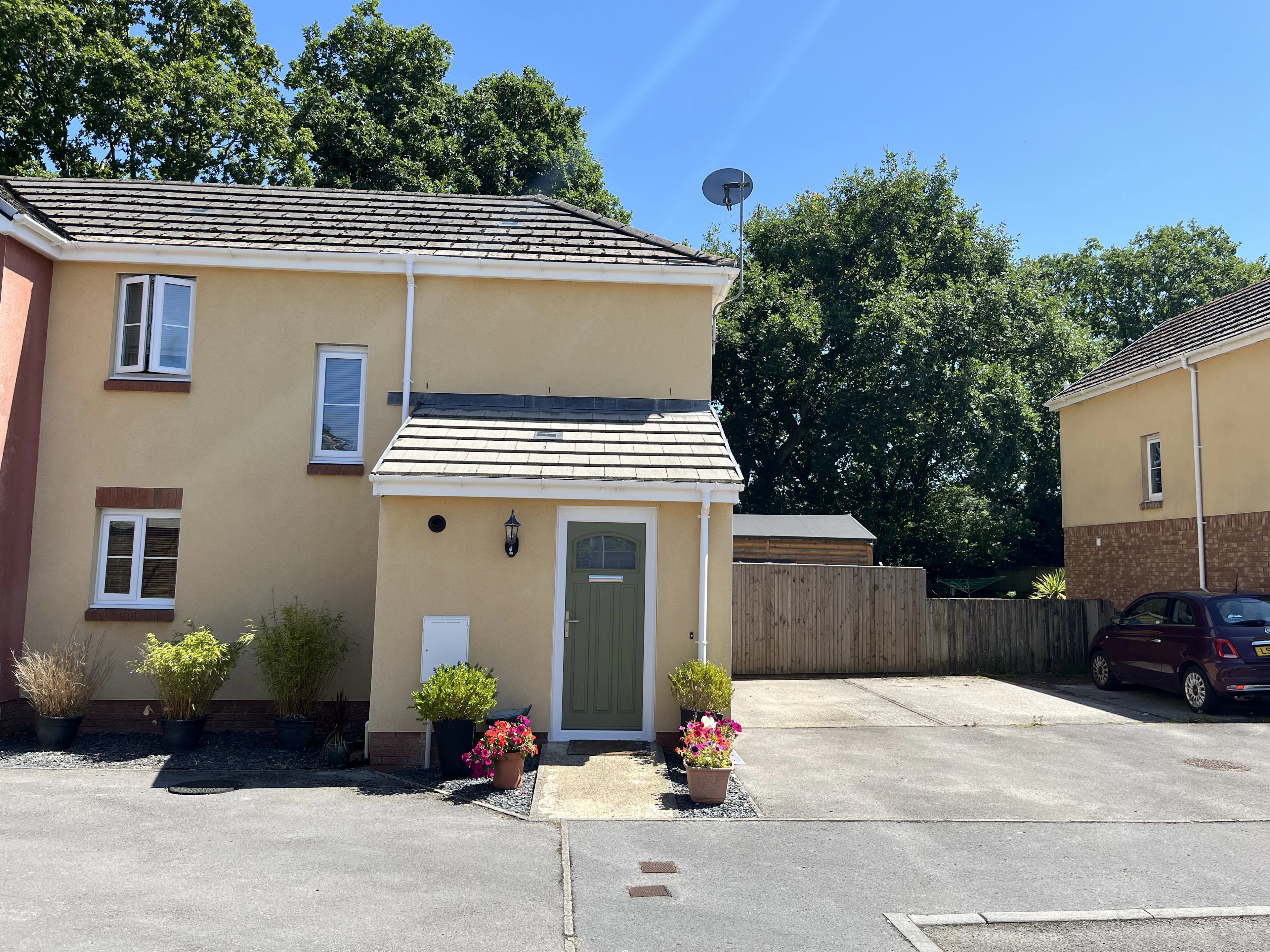 Fforest Fach, Ammanford