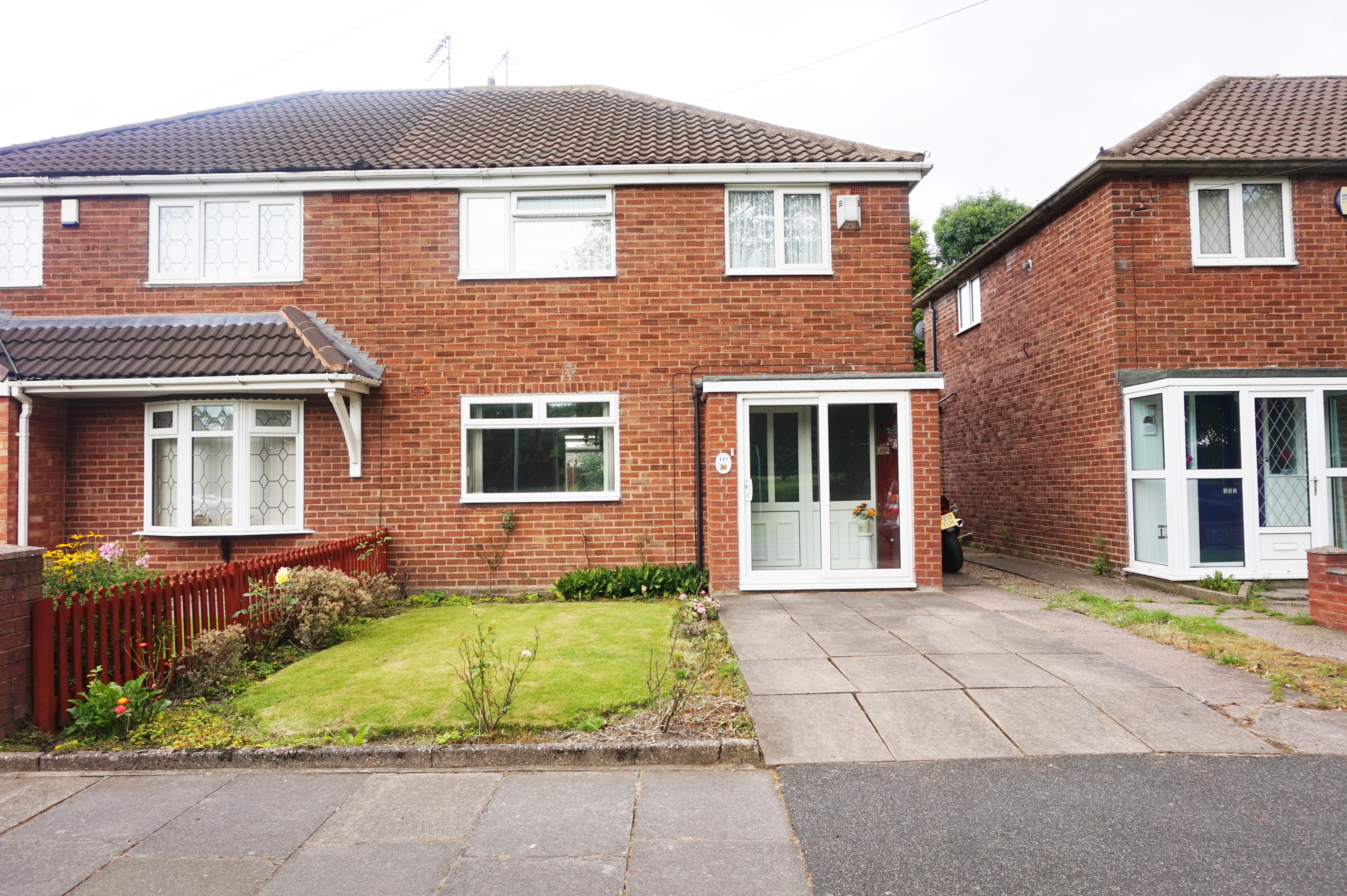 3 Bedroom Semi-detached House For Sale In Cherry Tree Avenue, Walsall ...