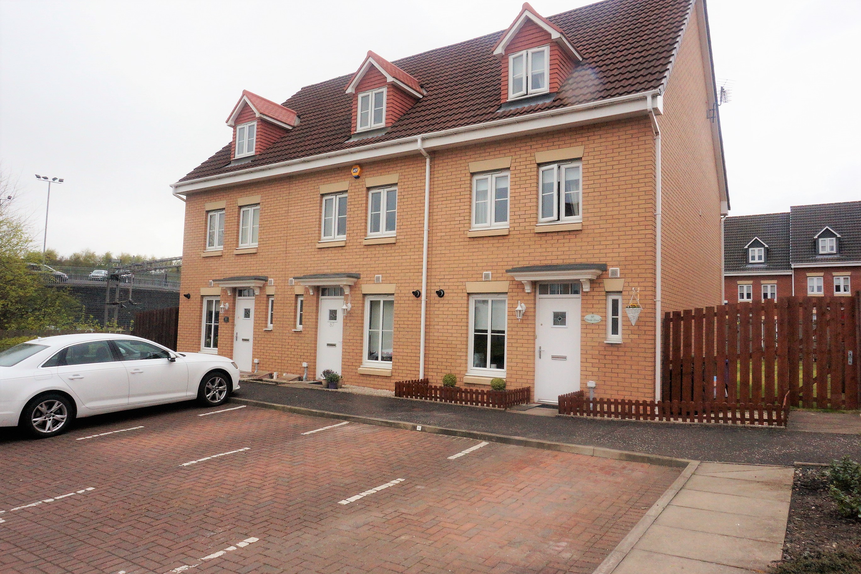 3 bedroom town house for sale in Brodie Drive Glasgow G69 6FD