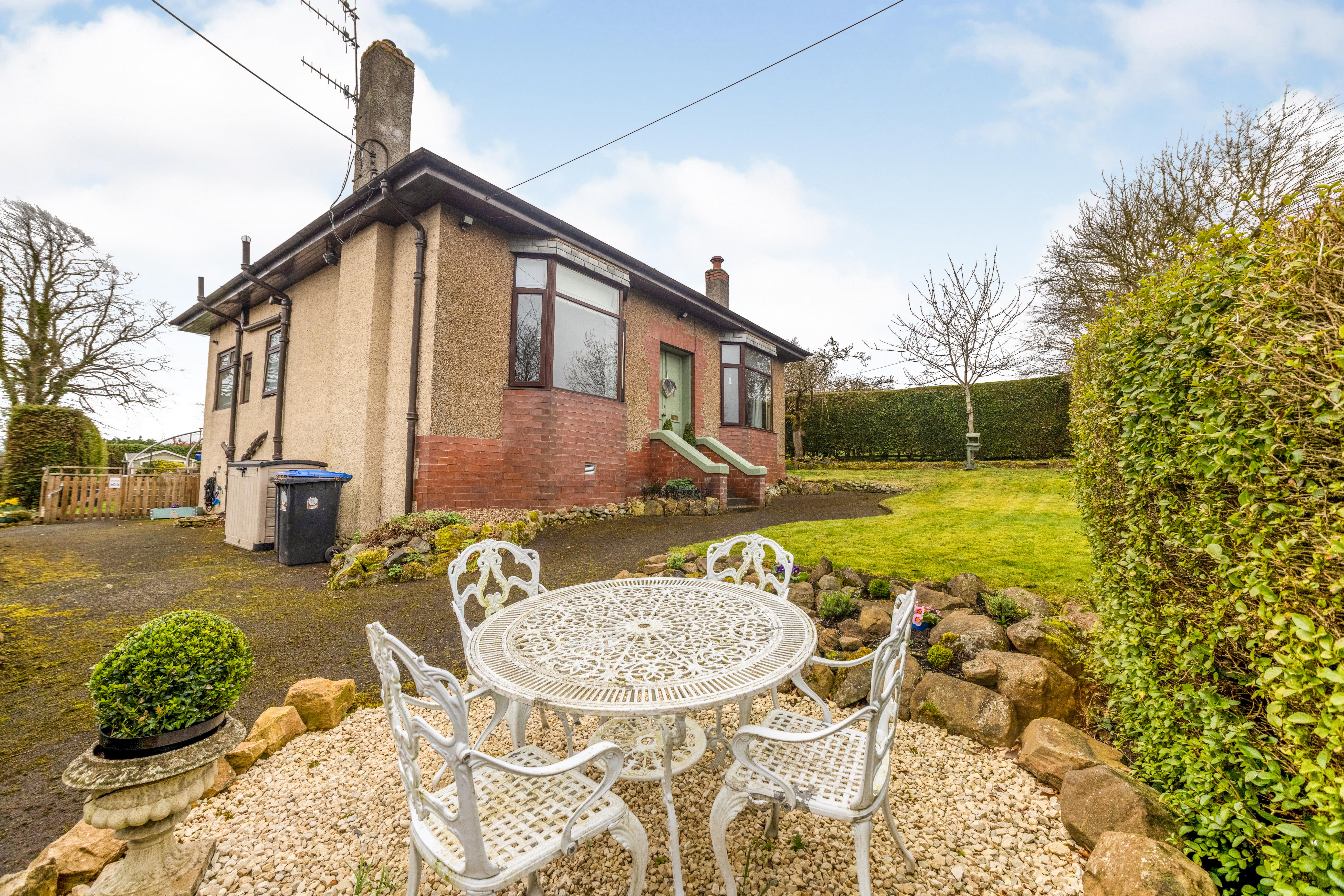 3 bedroom detached house for sale in Castlegate, Jedburgh, TD8 6QD