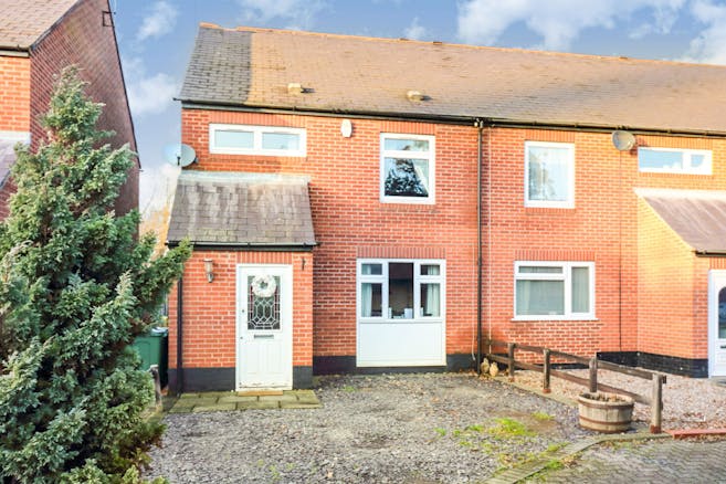 3 Bedroom End Of Terrace House For Sale In Manor Court Blaby Le8 4fw
