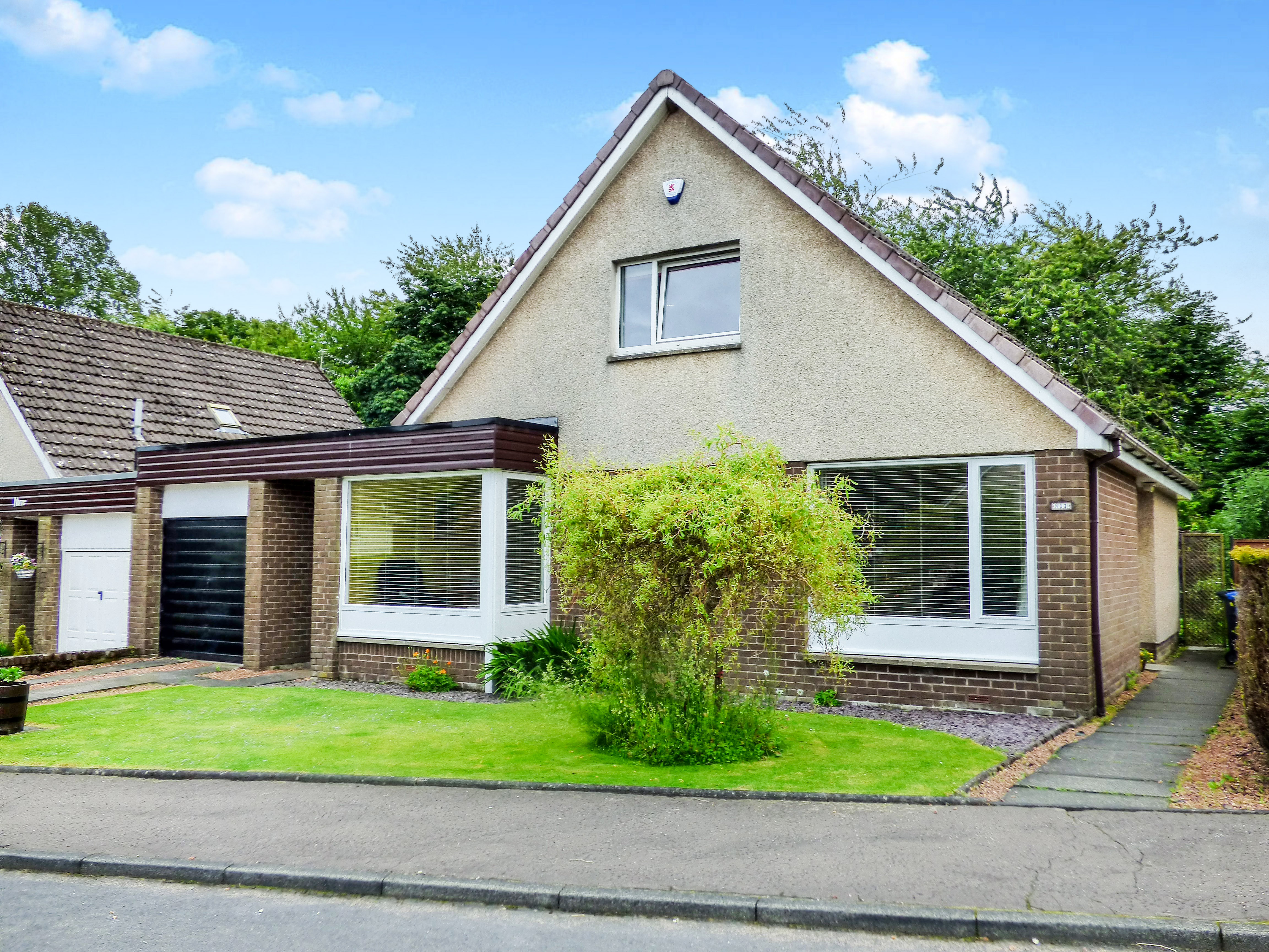 3 Bedroom Link Detached House For Sale In Holyrood Avenue, Glenrothes ...