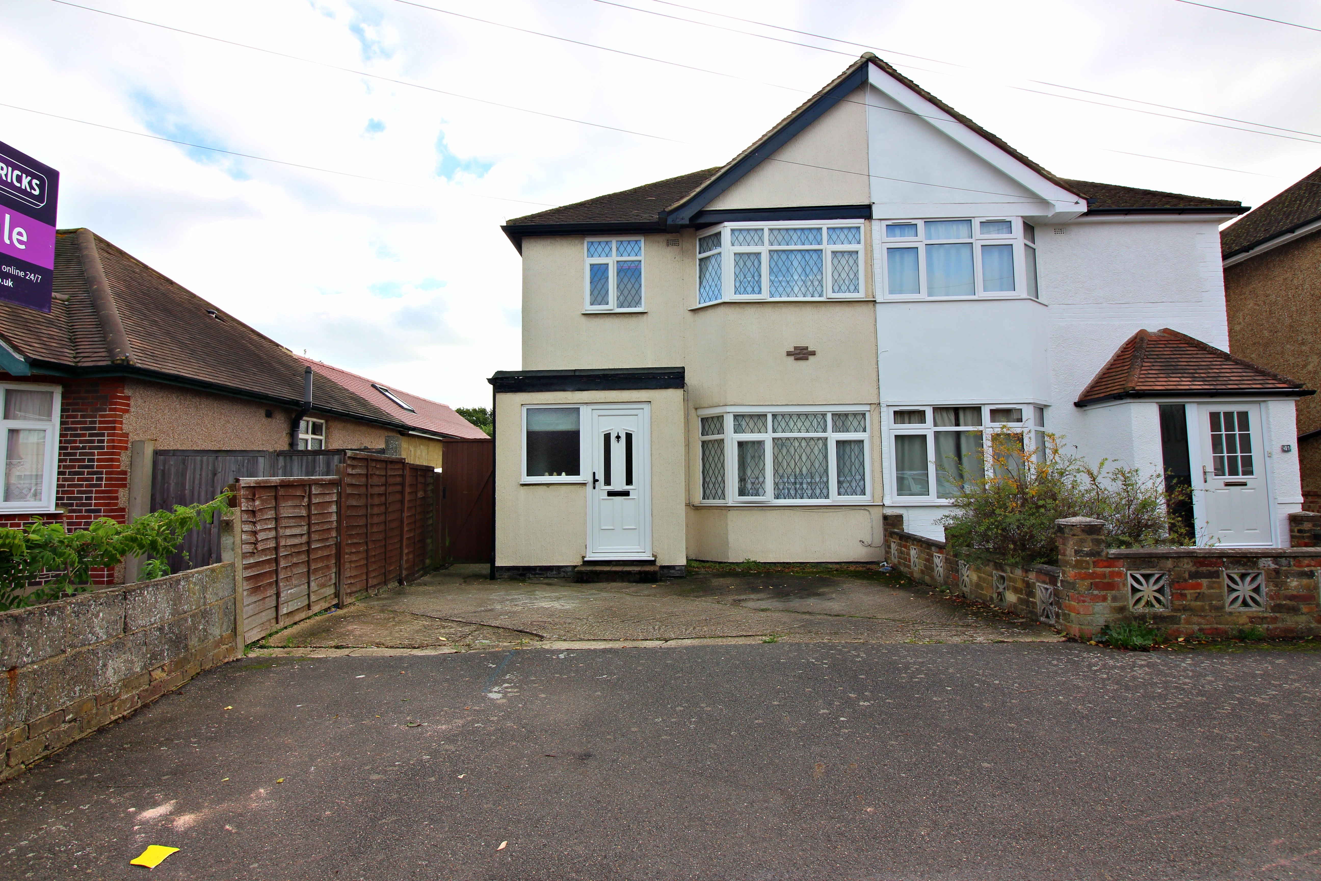 3 bedroom semi-detached house for sale in Hamilton Road, Lower Feltham ...
