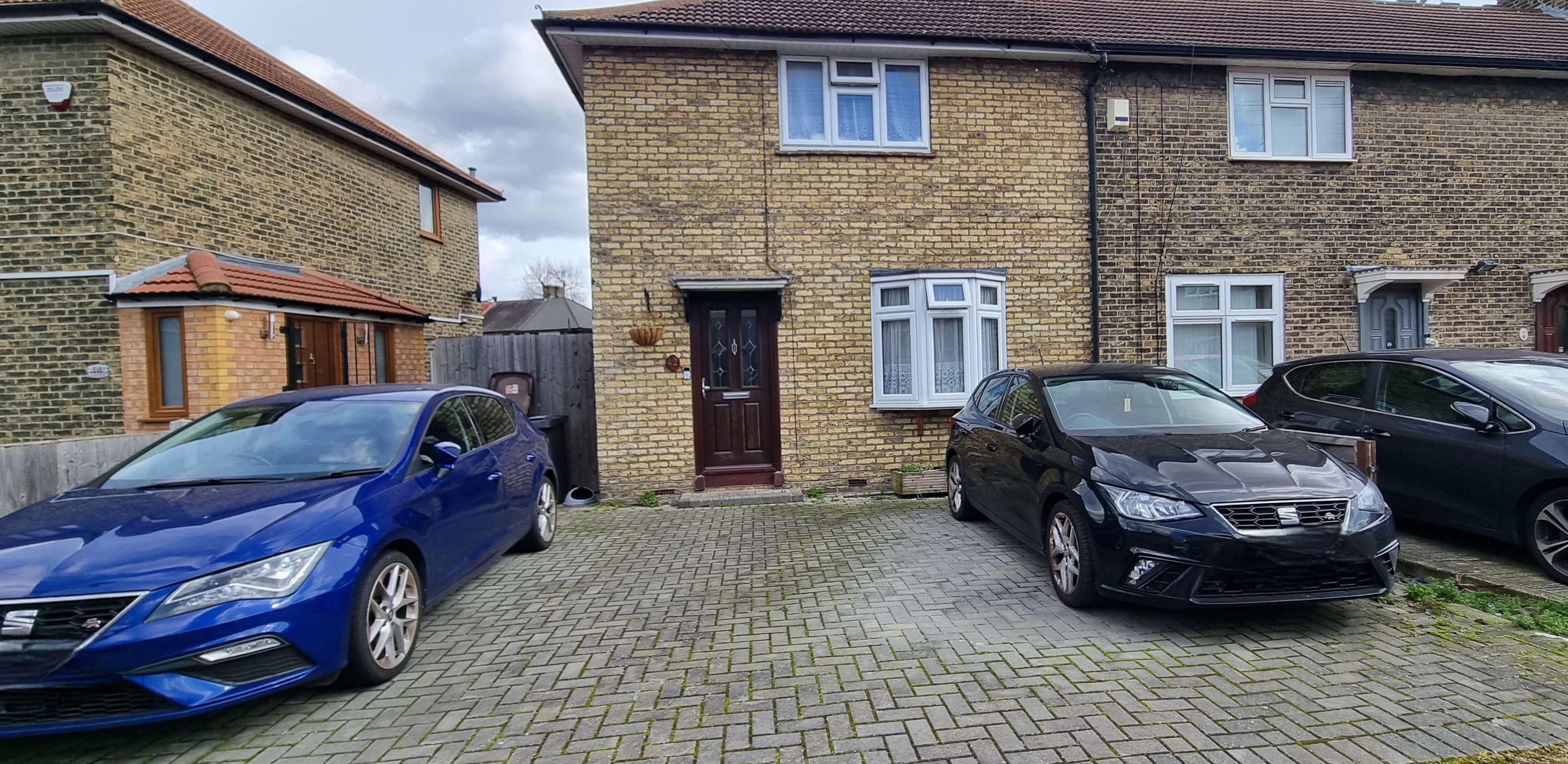 Rowdowns Road, Dagenham