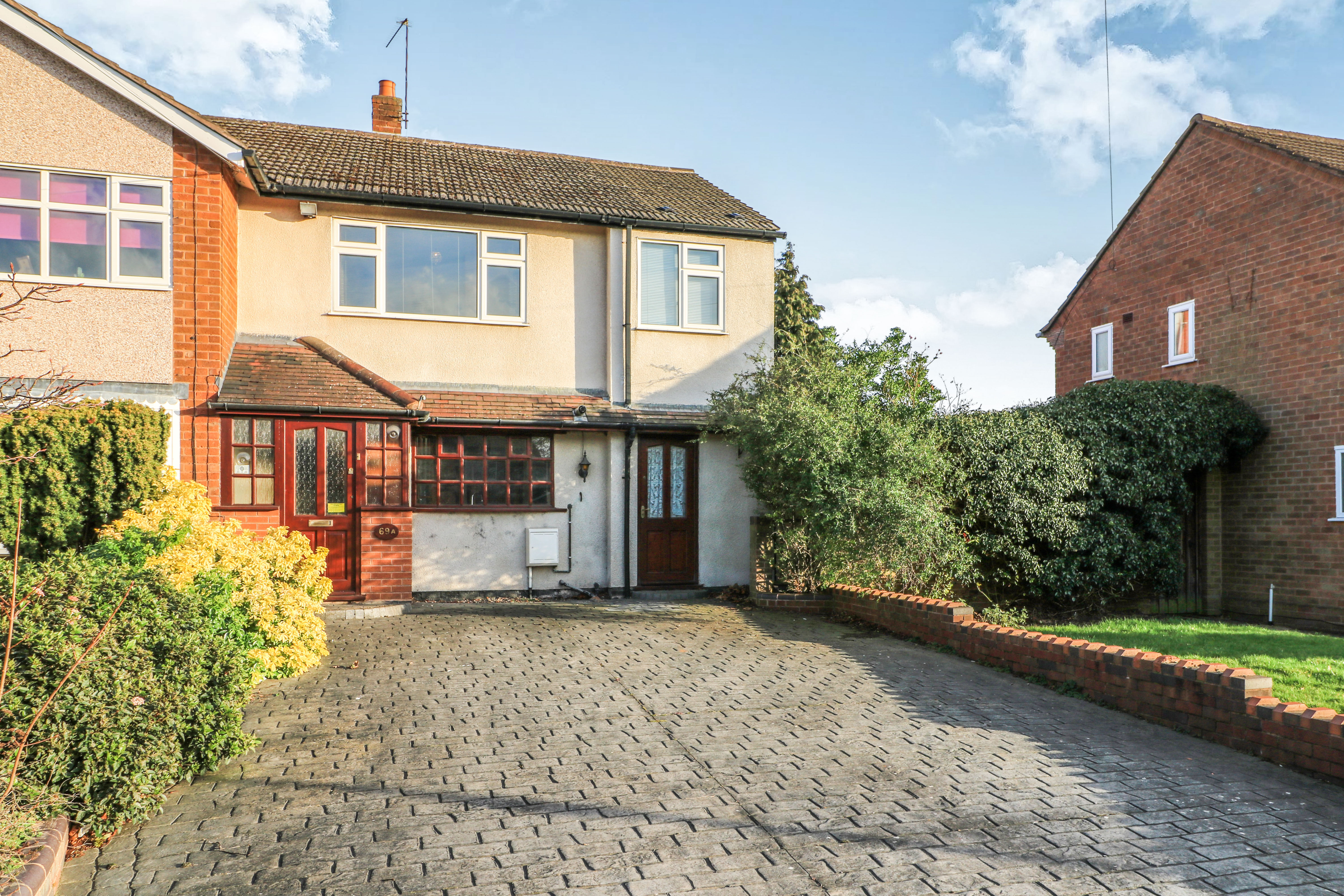 3 bedroom semi-detached house for sale in White Oak Drive, Finchfield