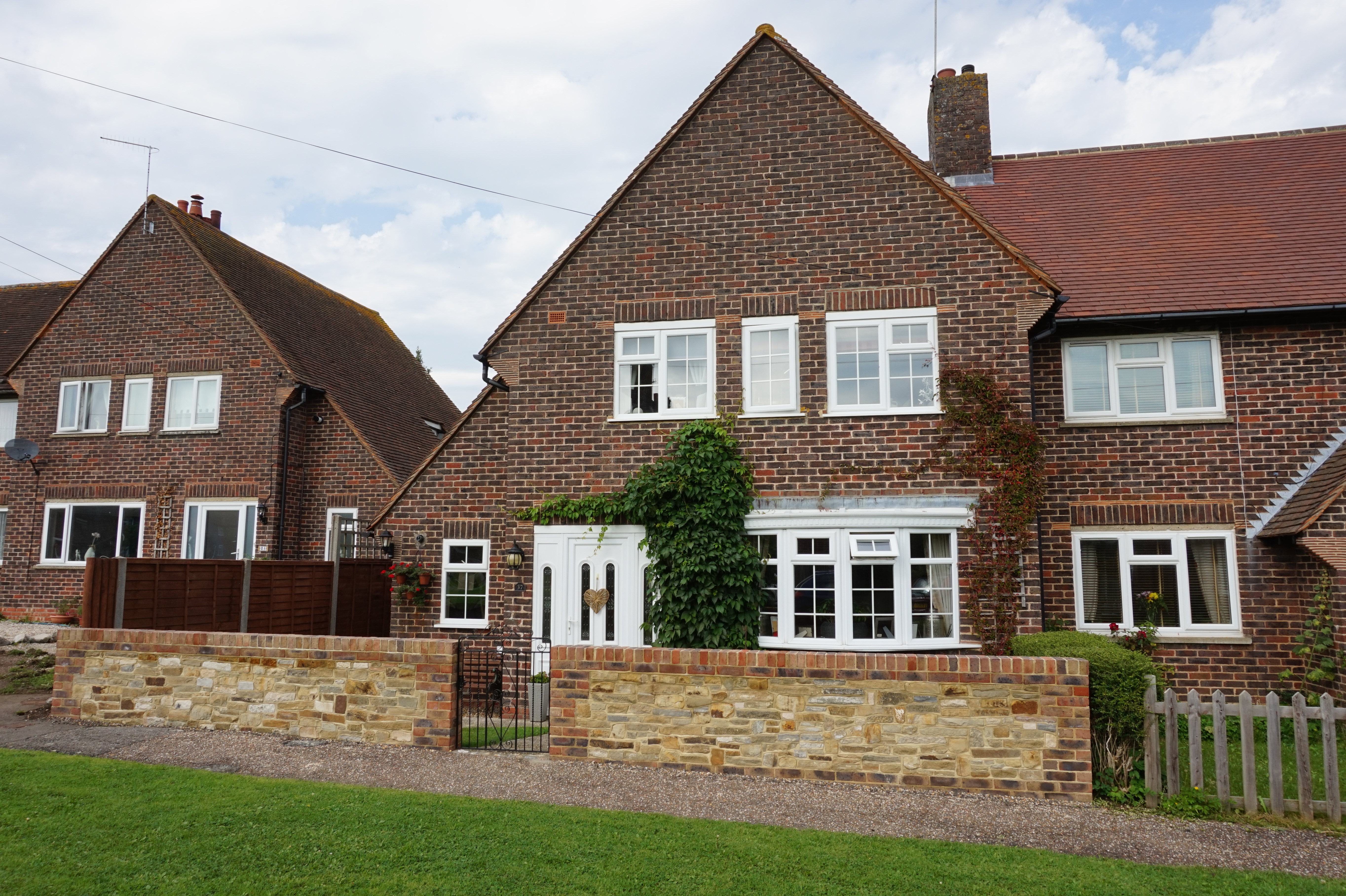 Image showcasing Fan myth: Michael Jackson's bedroom at Neverland was as big as ... - Reddit