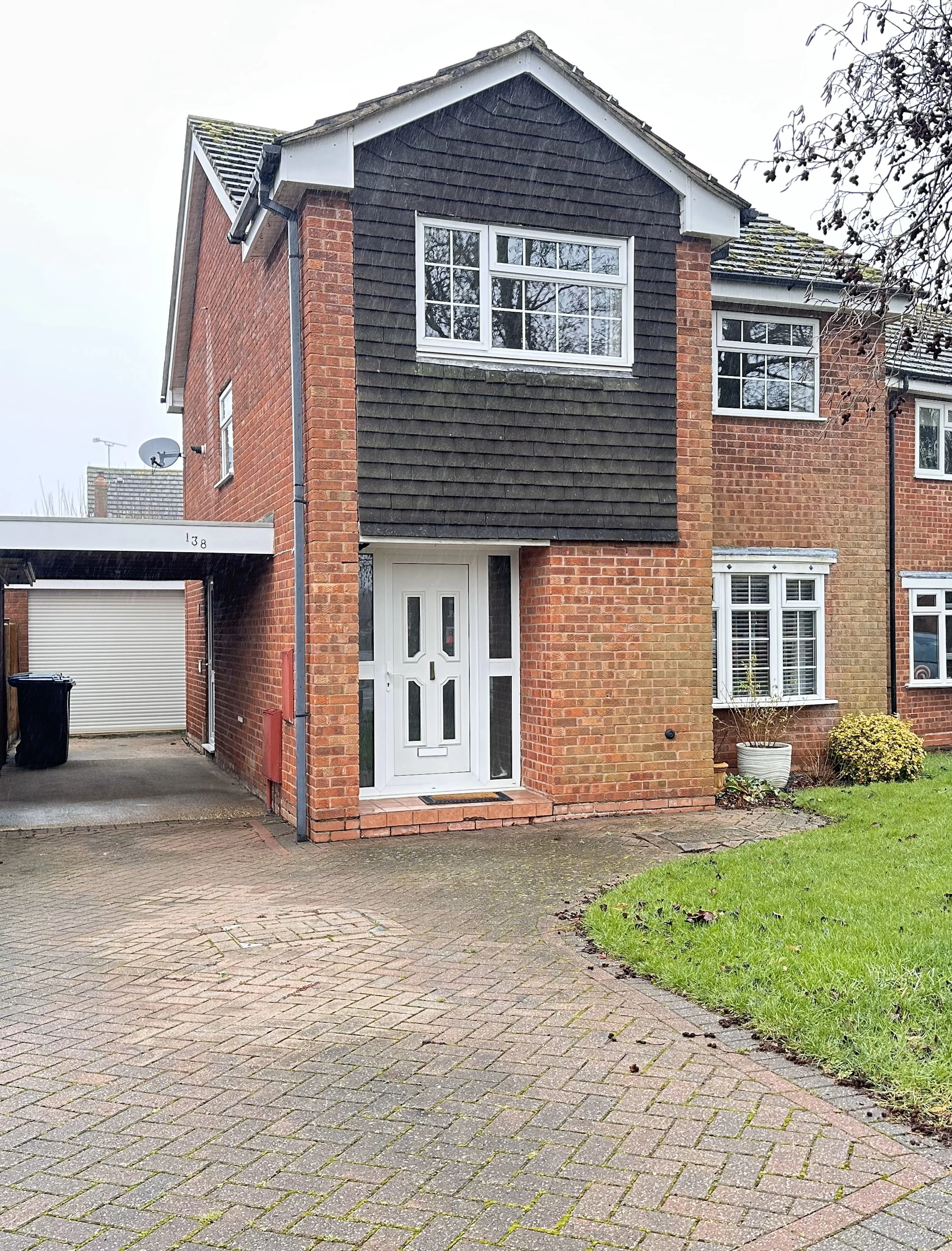Dovehouse Drive, Warwick