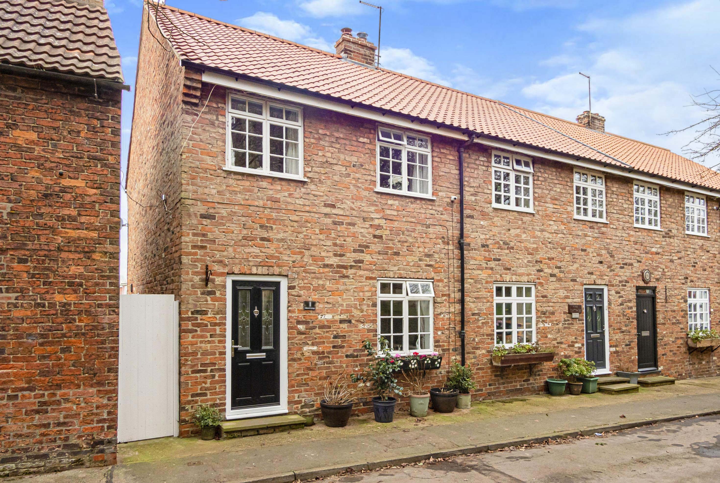 2 bedroom cottage for sale in Burton Pidsea Hull HU12 9AU