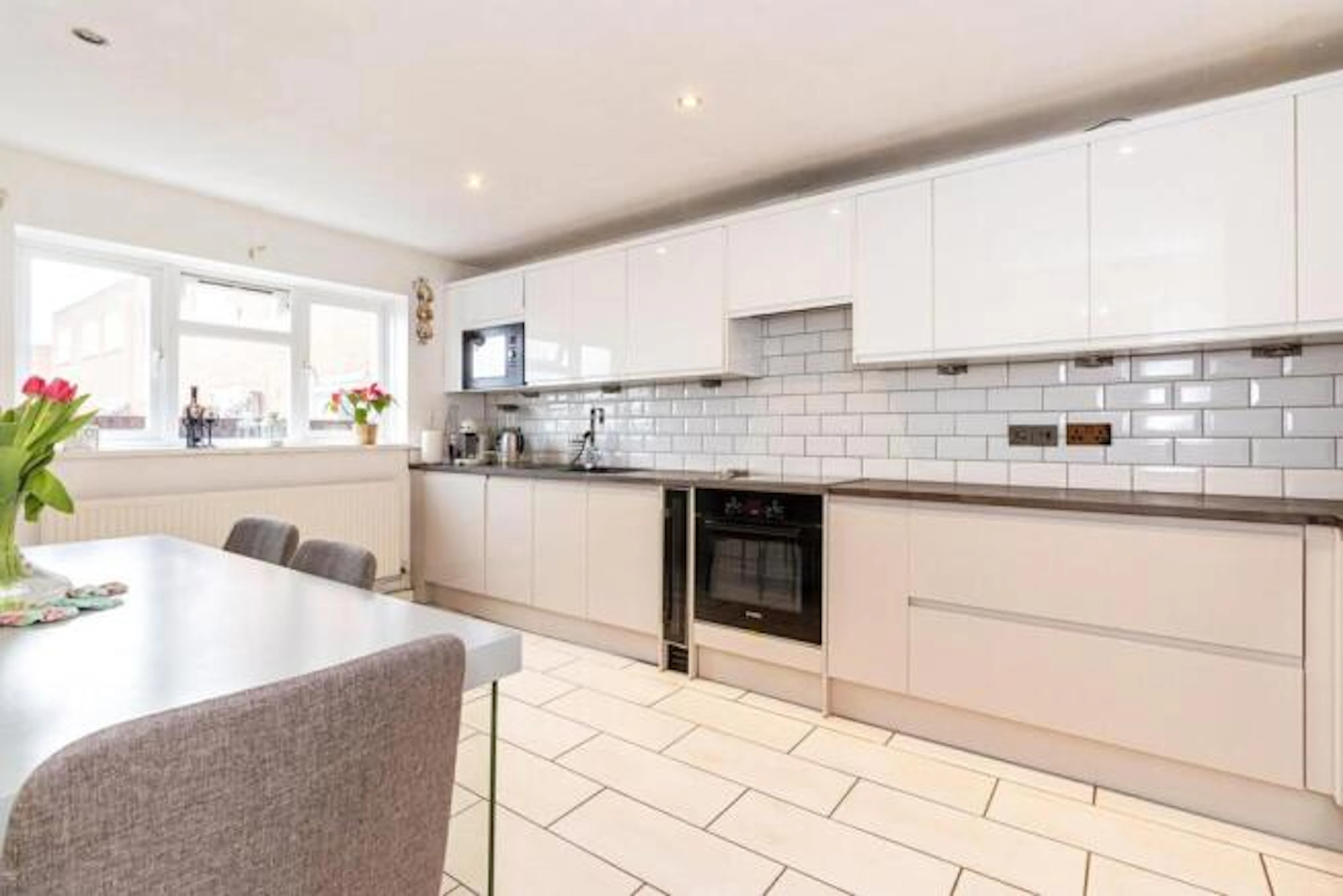 2 Brambledown Road, Wallington