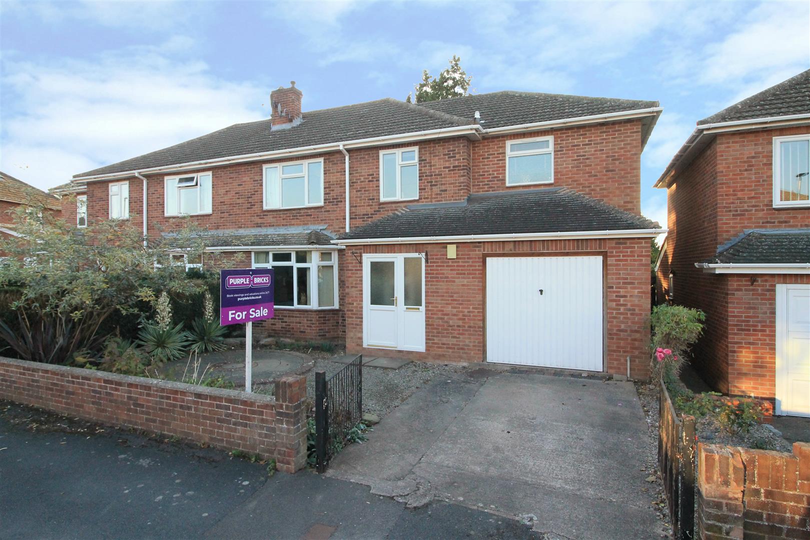 4 Bedroom Semi-detached House For Sale In Brockington Drive, Hereford ...