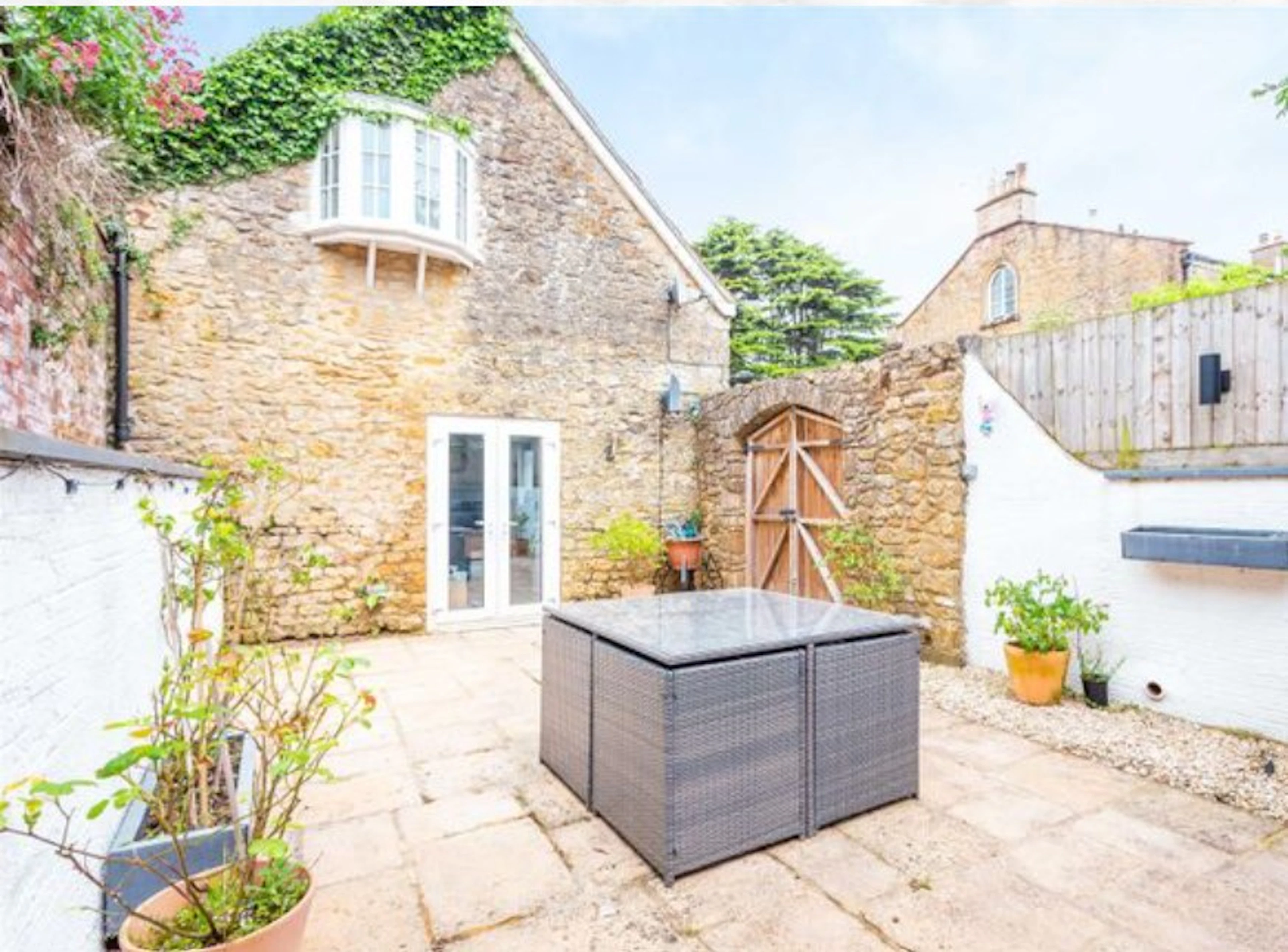 18 South Street, Crewkerne
