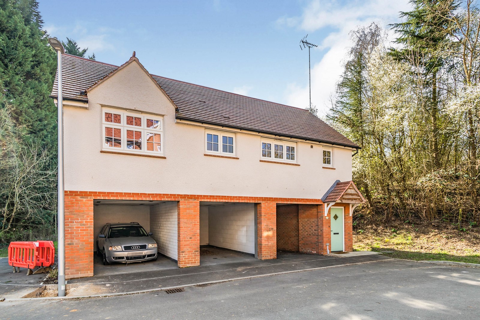 2 bedroom coach house for sale in Chaucer Grove, Arborfield Green ...