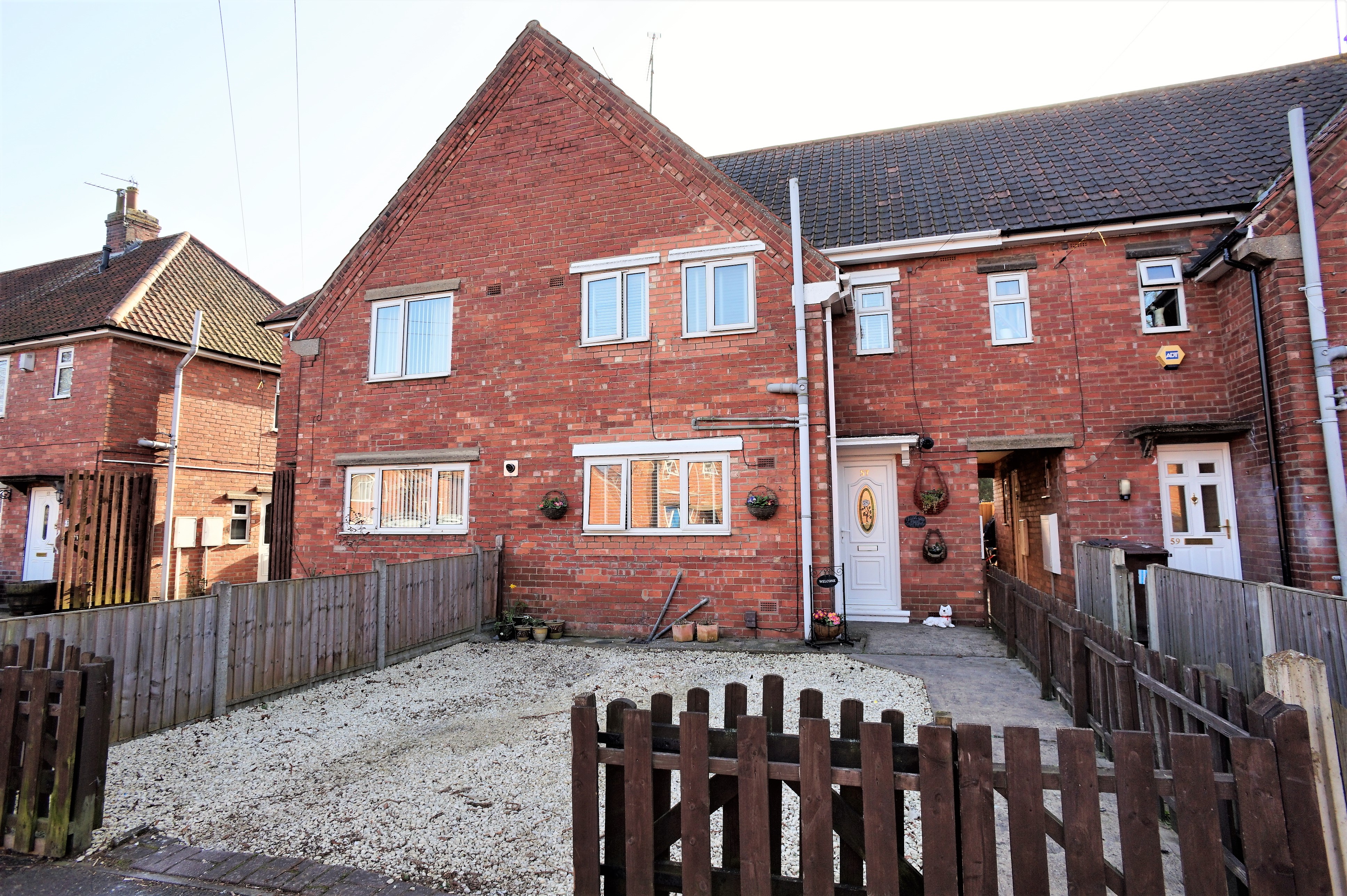 3 bedroom terraced house for sale in Lamb Gardens, Lincoln, LN2 4EG